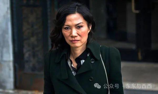 邓文迪与男友玩海，把肌肉男熬成大叔，自己越活越年轻