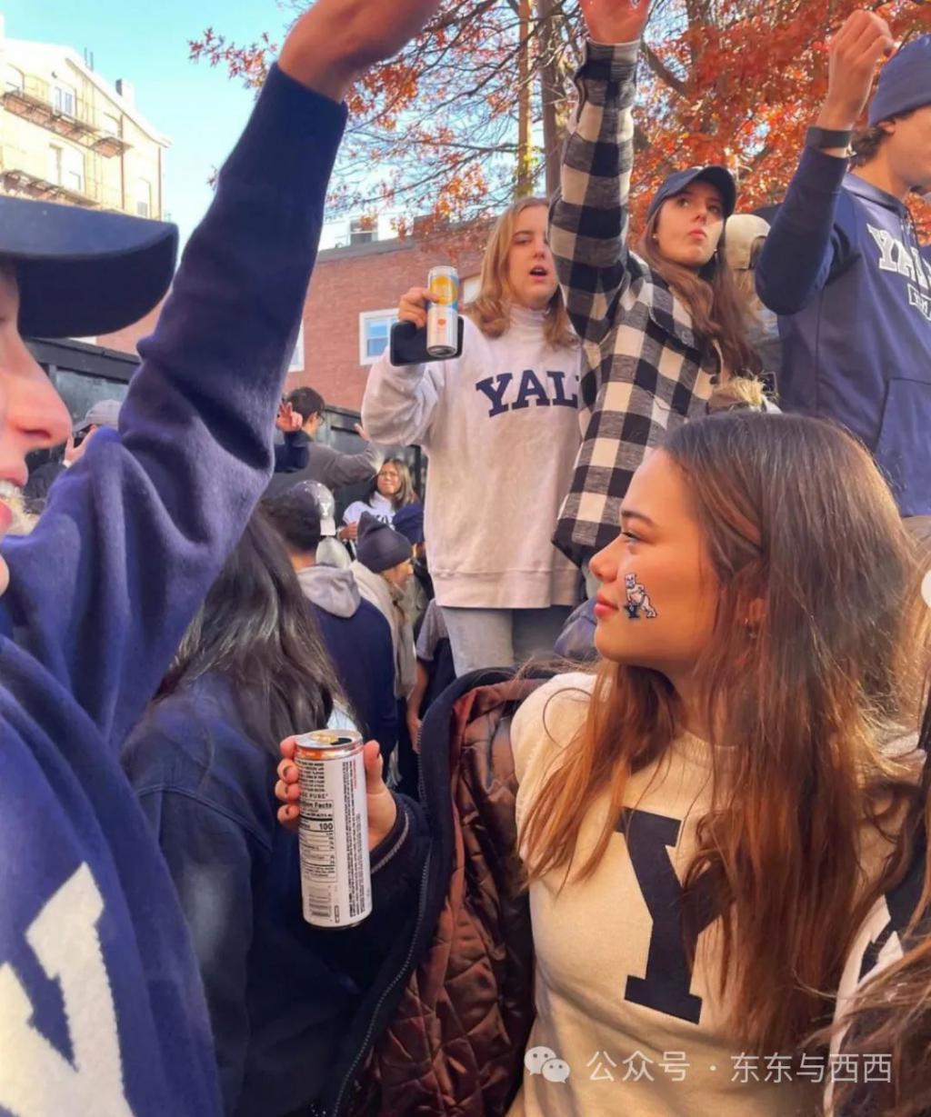 邓文迪与男友玩海，把肌肉男熬成大叔，自己越活越年轻