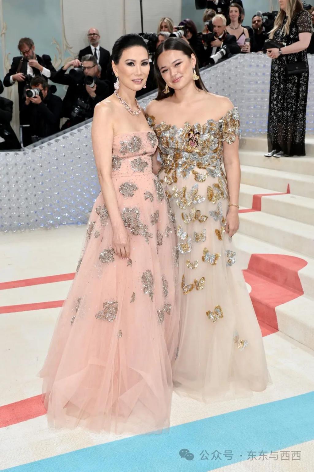 邓文迪与男友玩海，把肌肉男熬成大叔，自己越活越年轻