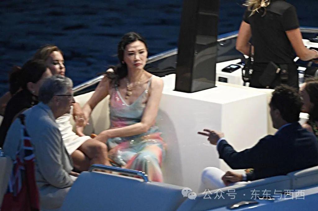 邓文迪与男友玩海，把肌肉男熬成大叔，自己越活越年轻