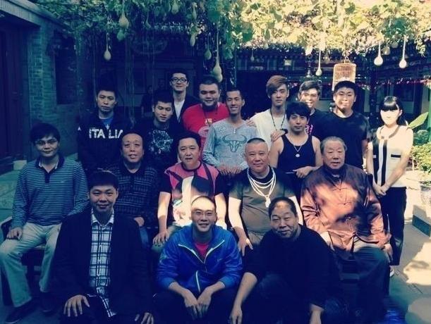 表面亲热，实则为了争产？！