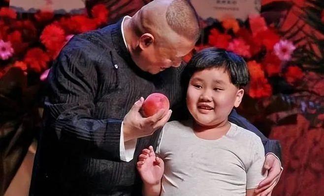 表面亲热，实则为了争产？！