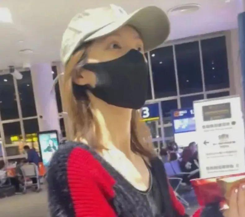 卧擦!他俩居然在一起?