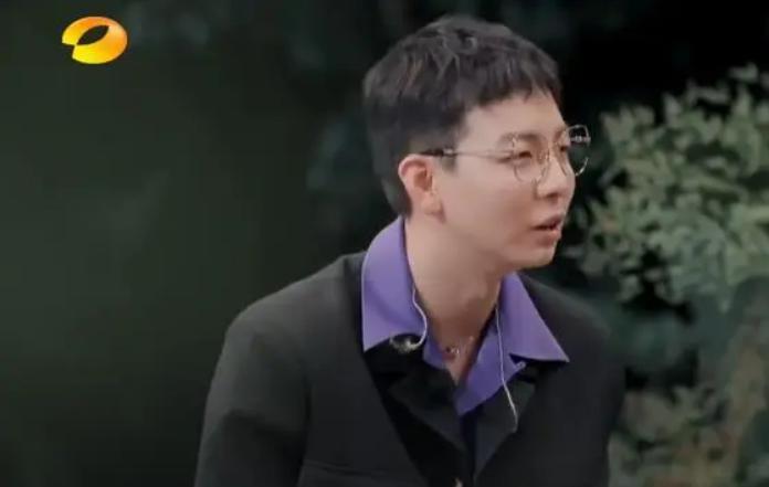 卧擦!他俩居然在一起?