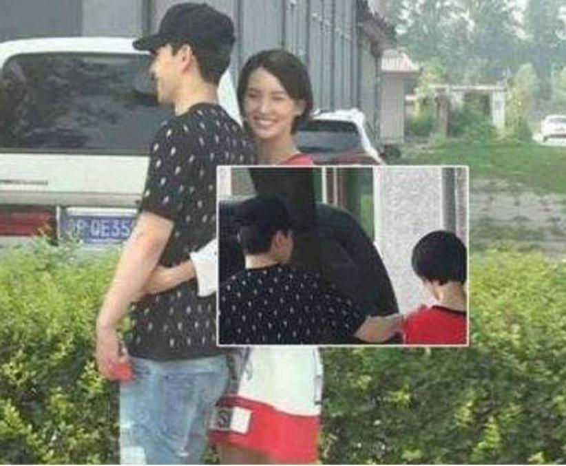 卧擦!他俩居然在一起?