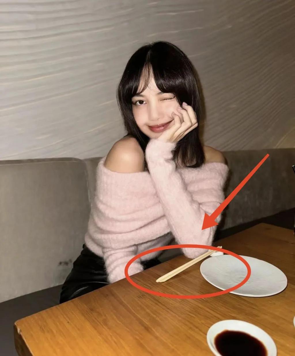 人前时尚名媛，人后扒蒜小妹，她把巴黎夜生活玩明白了