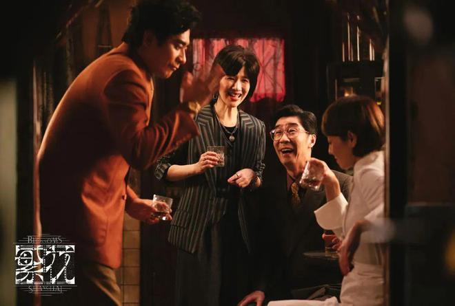 《繁花》大爆，“出息了我的papi酱”！