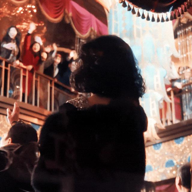 《繁花》腔调，可不止是李李的皮草、汪小姐的风衣、玲子的衬衫…