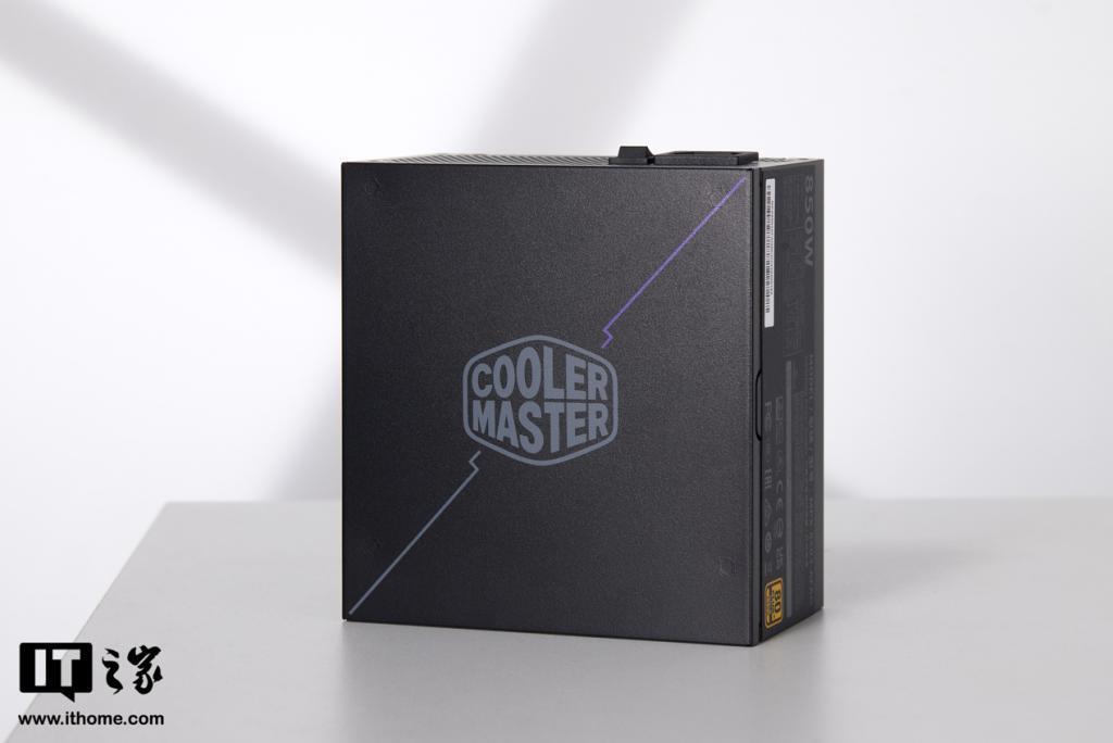 酷冷至尊GX Ⅲ 850W GOLD MODULAR电源图赏，电源就该低调又安静