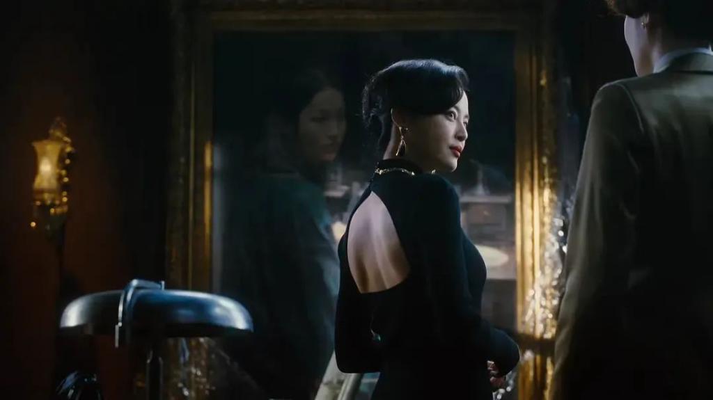 《繁花》最耐看的女人：不是唐嫣等主演，而是49岁的她