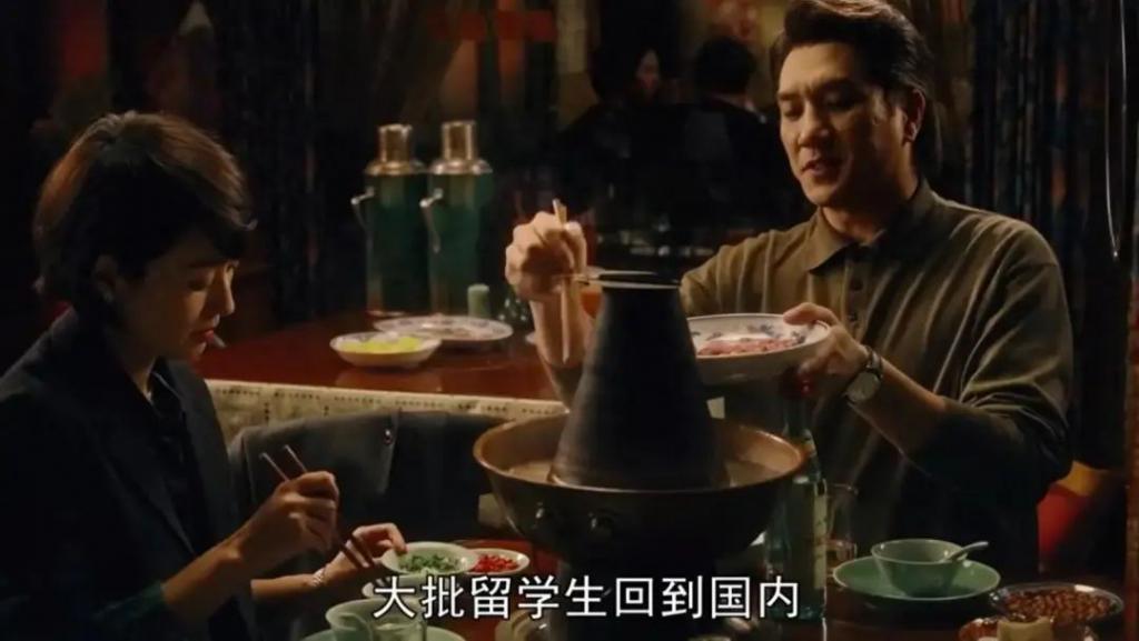 《繁花》最耐看的女人：不是唐嫣等主演，而是49岁的她