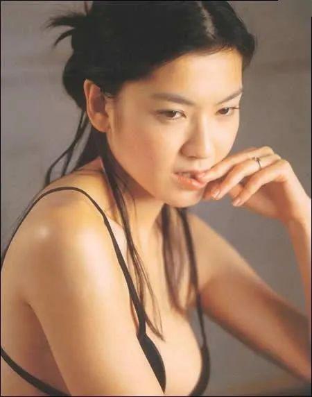 《繁花》最耐看的女人：不是唐嫣等主演，而是49岁的她