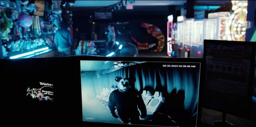 95 年过去了,人们终于能对米老鼠下手了。