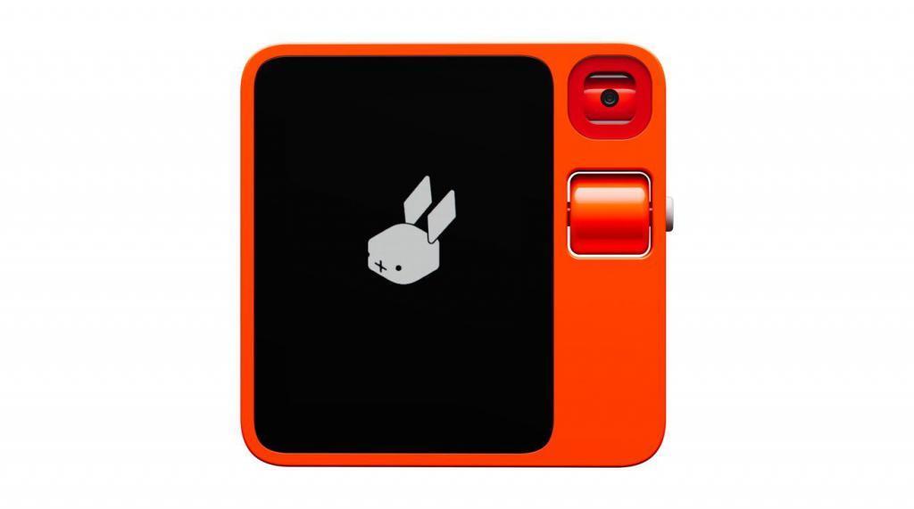 Rabbit R1 亮相 CES 2024：要成为用户和智能手机的交互中介