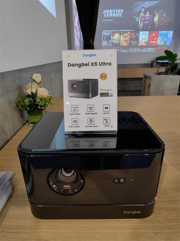 当贝投影大举进军海外:填补一大空白、2500亮度无敌