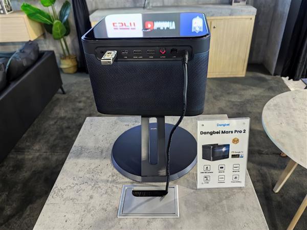 当贝投影大举进军海外:填补一大空白、2500亮度无敌