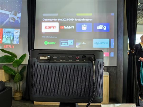 当贝投影大举进军海外:填补一大空白、2500亮度无敌