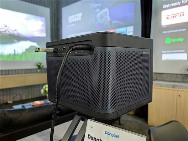 当贝投影大举进军海外:填补一大空白、2500亮度无敌