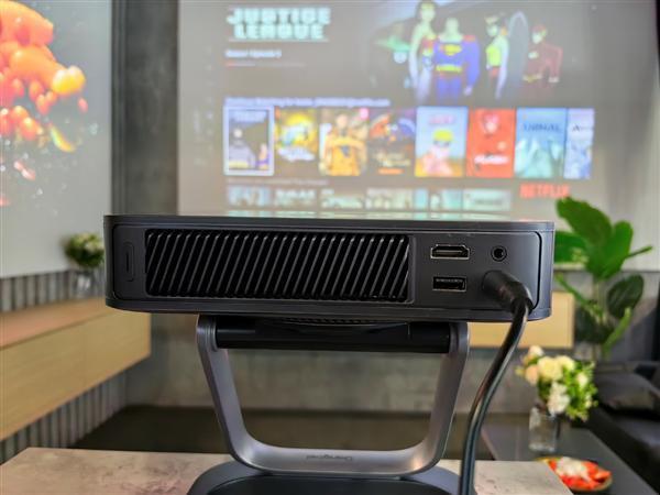 当贝投影大举进军海外:填补一大空白、2500亮度无敌