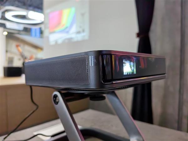 当贝投影大举进军海外:填补一大空白、2500亮度无敌