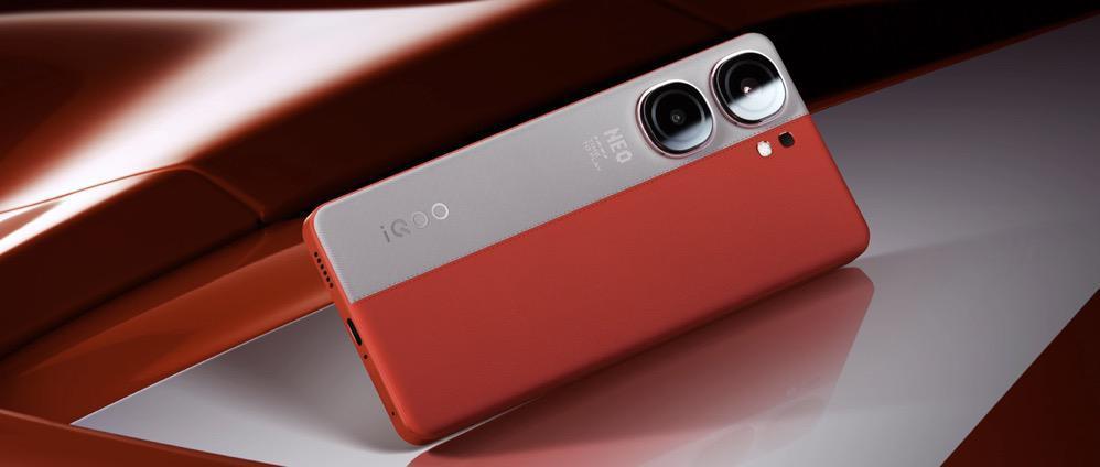 2000元档手机大乱斗：旧旗舰、新中端混战，狂卷性价比