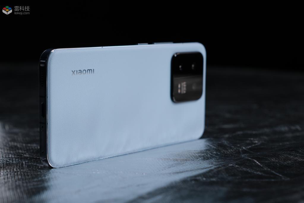 2000元档手机大乱斗：旧旗舰、新中端混战，狂卷性价比