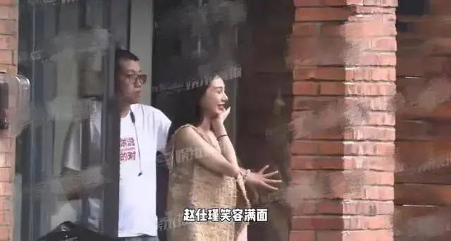 叶珂直播逼婚黄晓明？被指婚内出轨，公开示爱宣示主权？