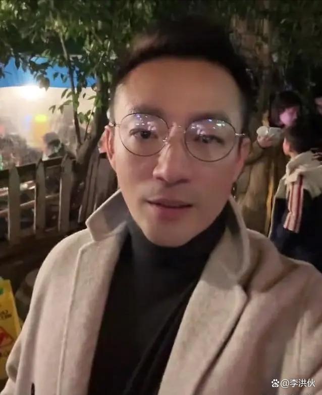 汪小菲女友送孩子两万元钥匙链当见面礼，儿女已接受新妈