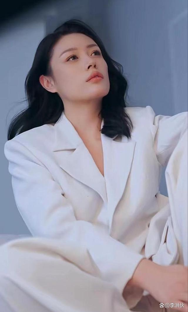 葛荟婕否认向汪峰求复合，透露男方已有新欢