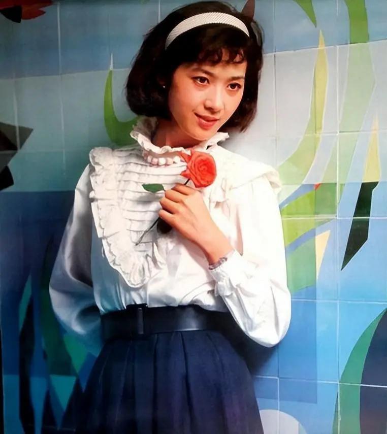80年代第一美女龚雪：因流氓案无奈远走美国，近况曝光