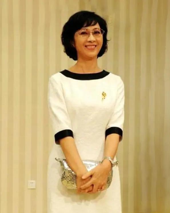 80年代第一美女龚雪：因流氓案无奈远走美国，近况曝光