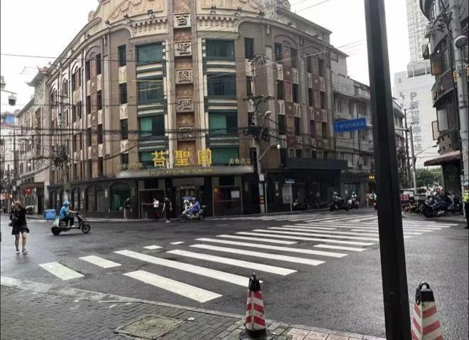 《繁花》宝总同款爆火！黄河路已经被Citywalk街溜子占领了