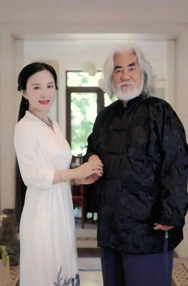 这恩爱不秀也罢