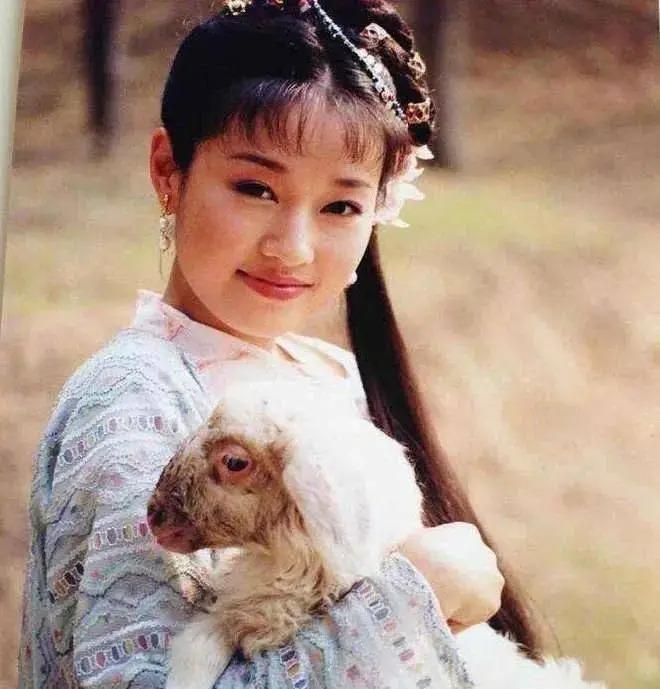 马伊琍迎第二春？出轨门十年后，她成了人生赢家