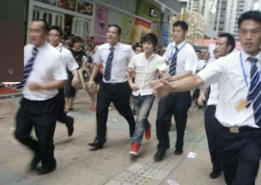 早知道他这么好笑，就留到春晚再看了