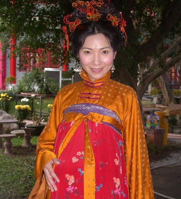 港星车婉婉发声澄清：演员张英才不是我的生父