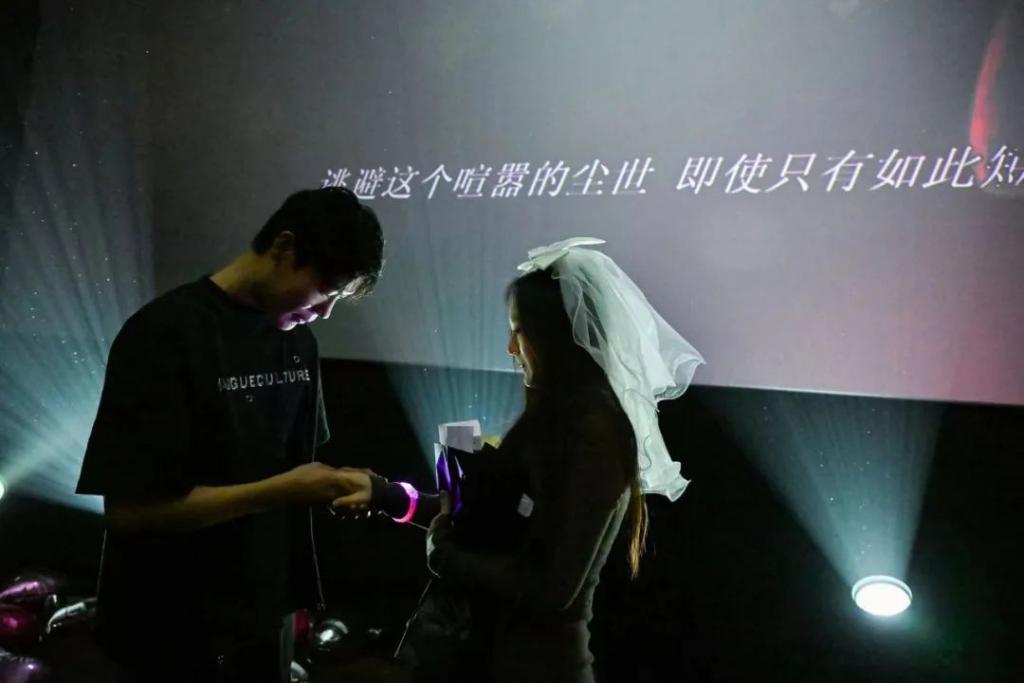 2000万人在2023年的“上头”瞬间