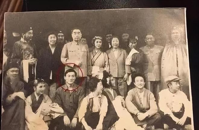 2024开年爆火第一人：90后的他一出场，娱乐圈全体起立