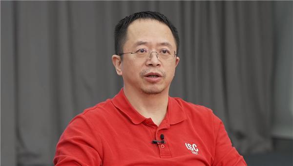 与周鸿祎互怼的主持人程前道歉：每天都在反思 不可原谅