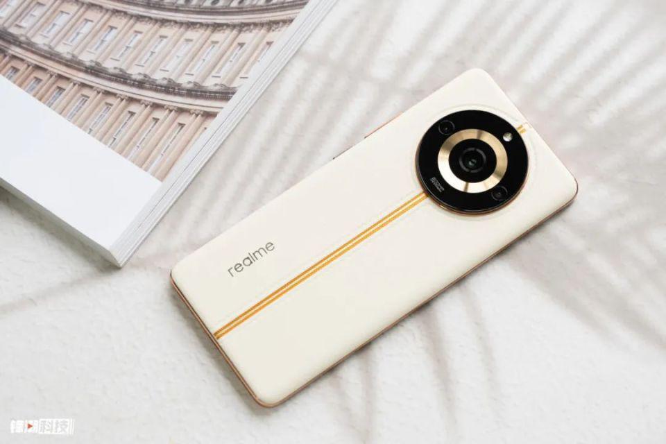 1699元！刚刚公布的这新机，实在太炸了