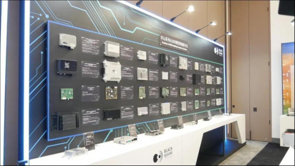 2024 CES：AI与芯片接棒，车企集体转向“务实”技术