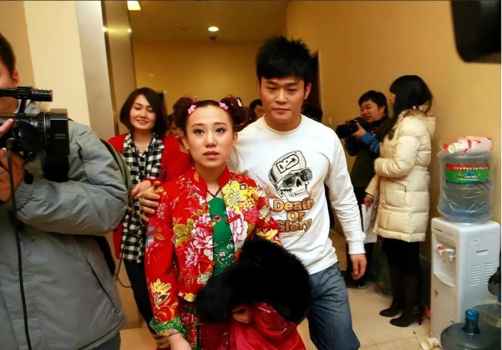 从一夜爆火到“查无此人”,丫蛋到这一步,怨不得他人