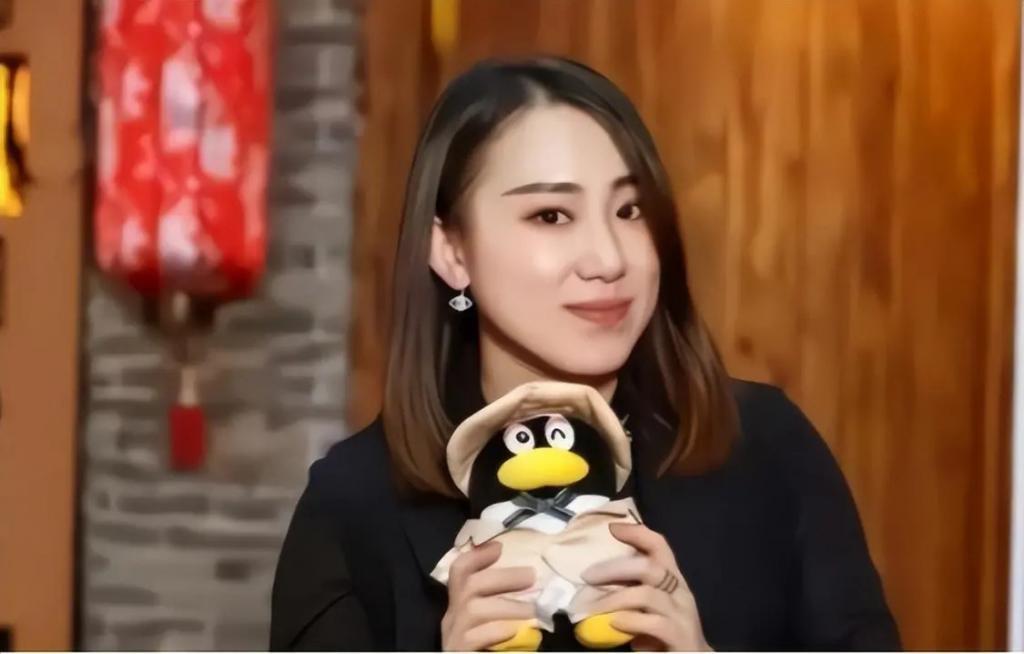 从一夜爆火到“查无此人”,丫蛋到这一步,怨不得他人