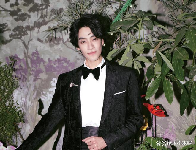 郑云龙入职人艺引争议，曾被实名举报走后门进事业单位