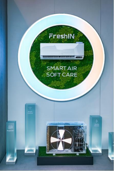 TCL实业携115吋全球最大QD-Mini LED电视登陆CES 2024