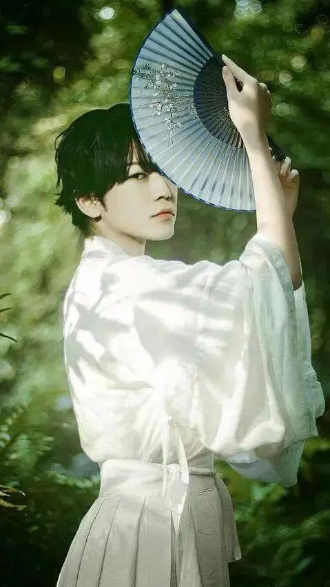 日本第一心机女拿下国民偶像，网友炸了：不愧是绿茶鼻祖