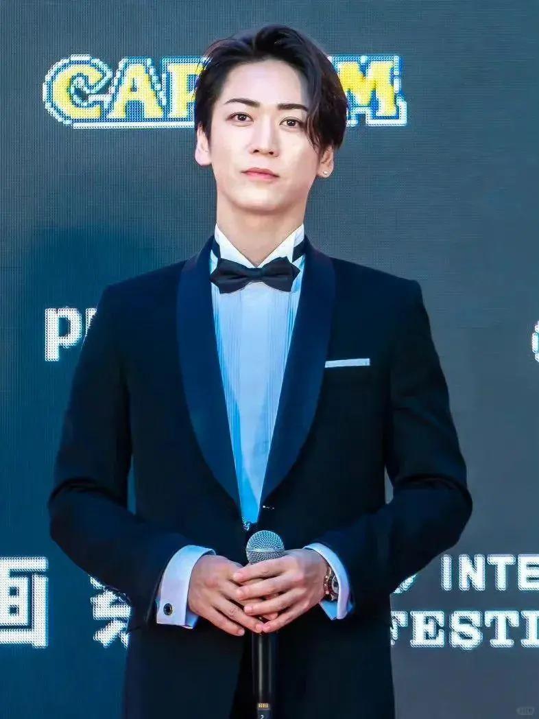 日本第一心机女拿下国民偶像，网友炸了：不愧是绿茶鼻祖