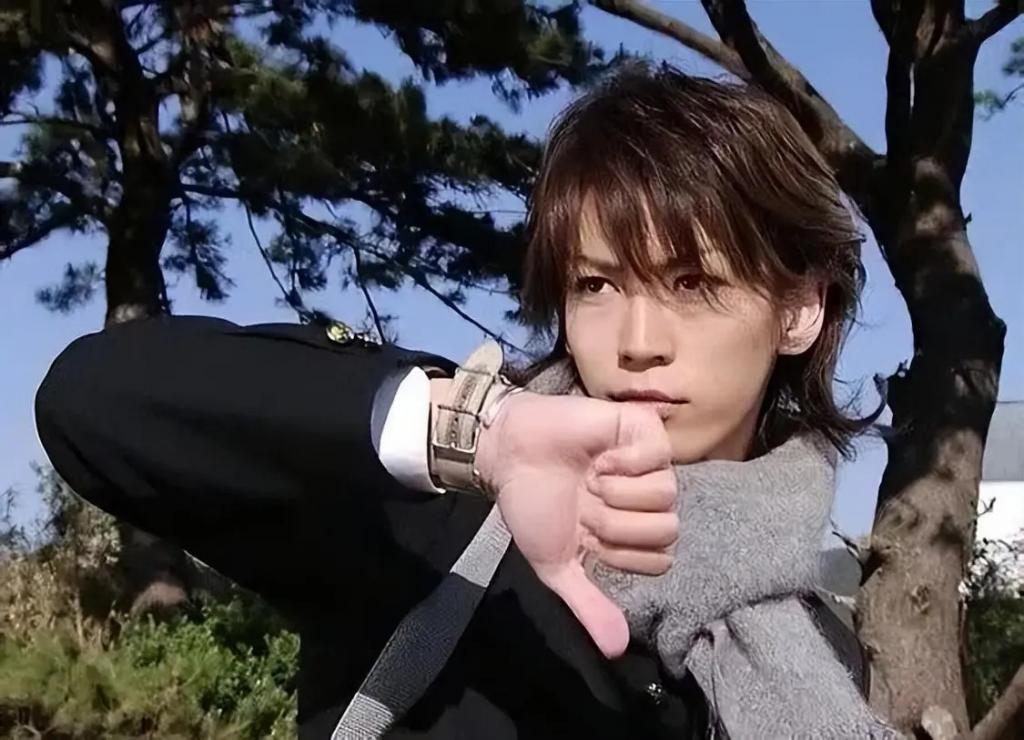 日本第一心机女拿下国民偶像，网友炸了：不愧是绿茶鼻祖