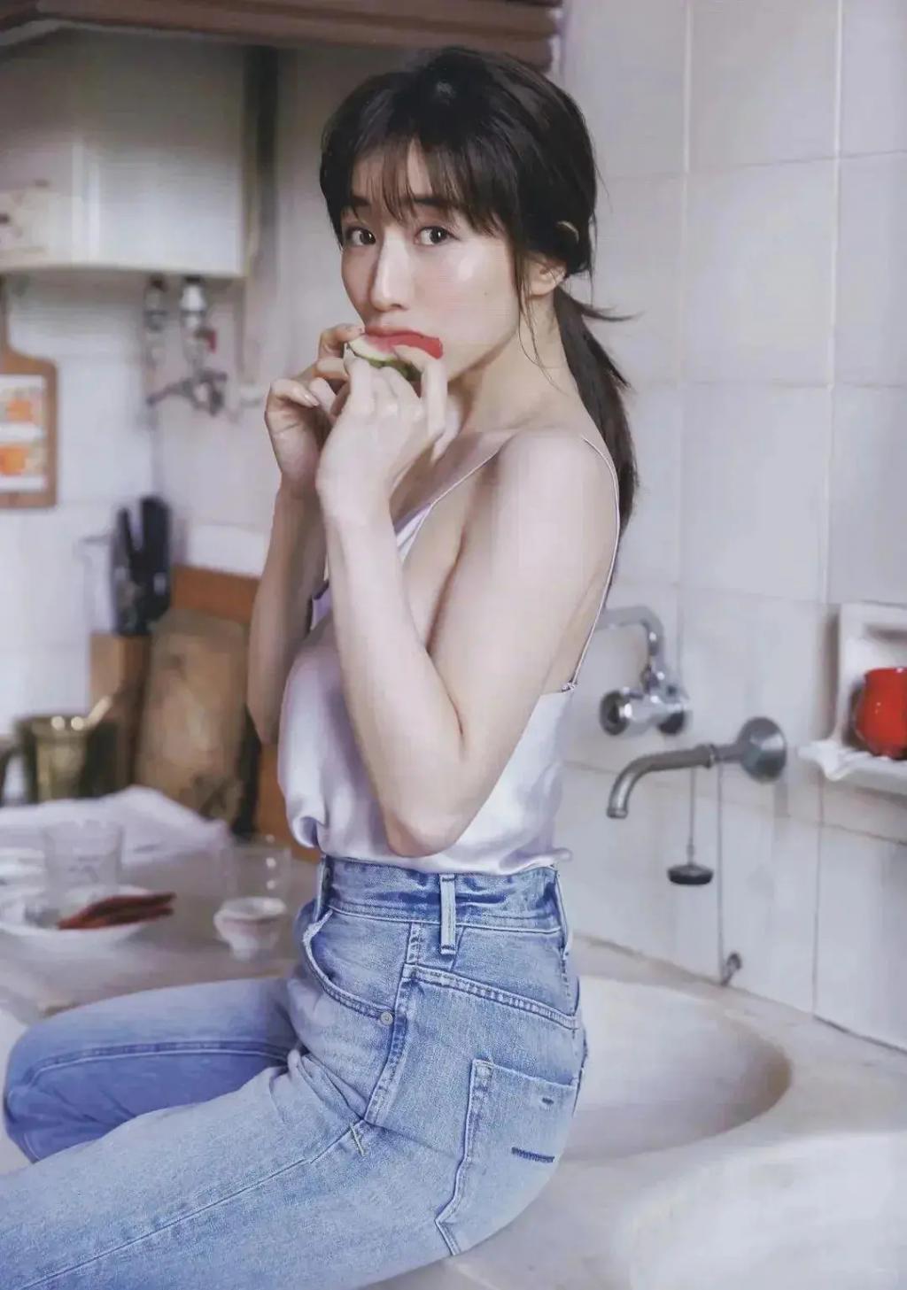 日本第一心机女拿下国民偶像，网友炸了：不愧是绿茶鼻祖