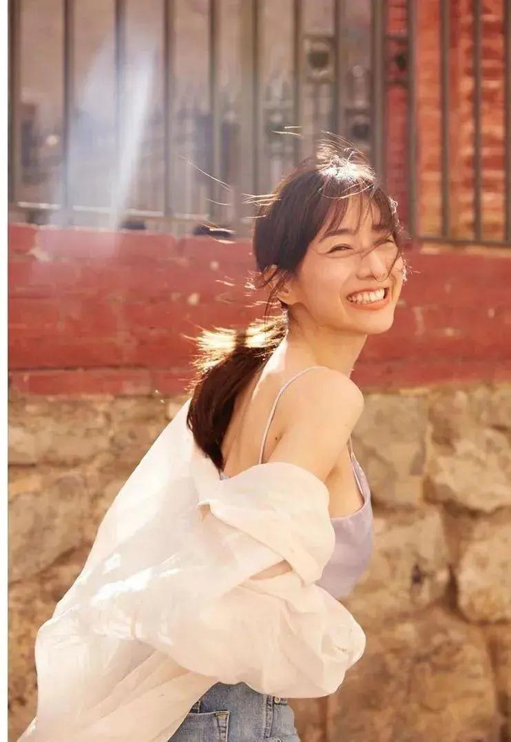 日本第一心机女拿下国民偶像，网友炸了：不愧是绿茶鼻祖